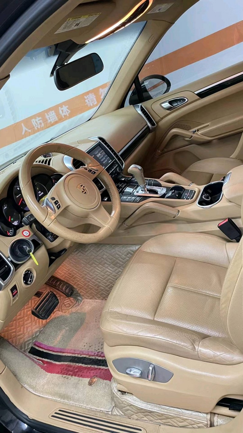 成都15年保时捷卡宴6