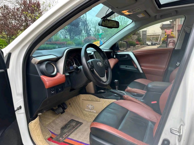 青岛14年丰田RAV45