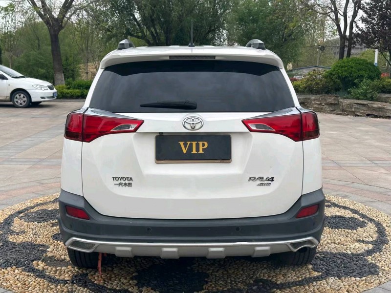 青岛14年丰田RAV49