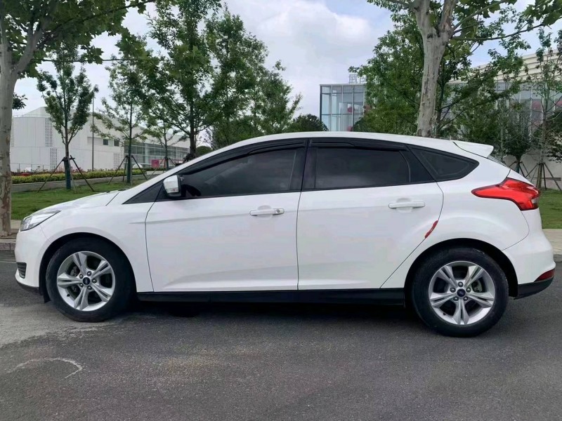 宜昌18年福特福克斯5