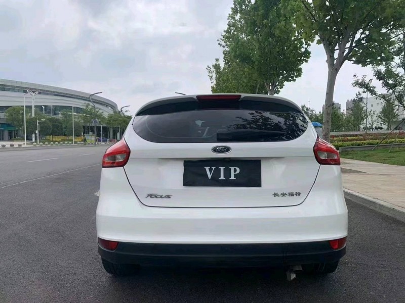 宜昌18年福特福克斯9