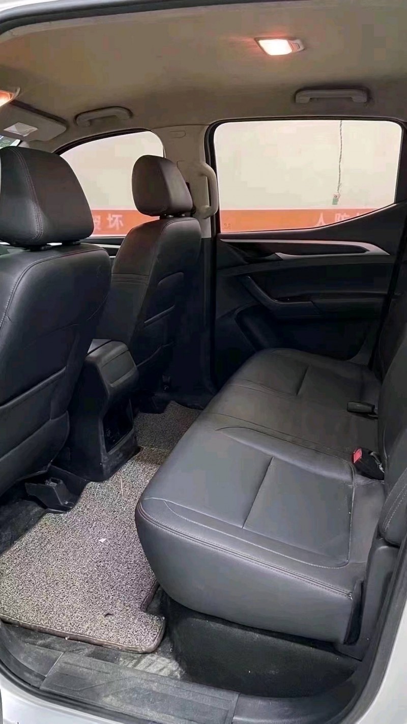 成都17年大通T608