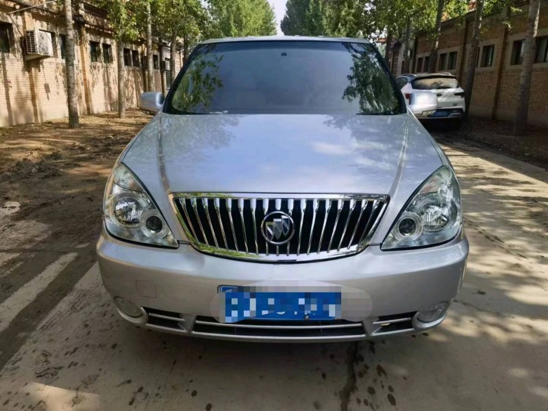 保定16年别克GL81