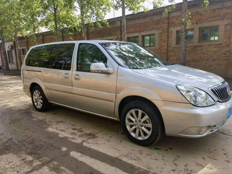 保定16年别克GL82