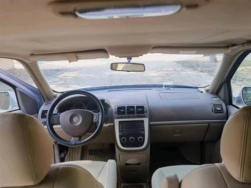 保定16年别克GL86