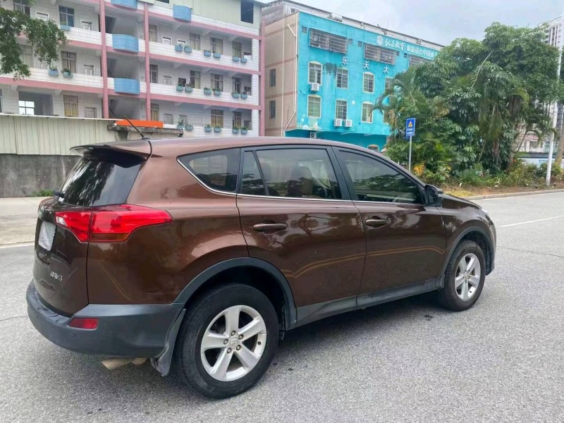 珠海14年丰田RAV4荣放4