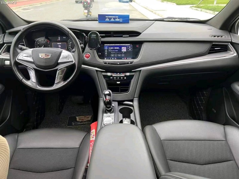 珠海20年凯迪拉克XT58
