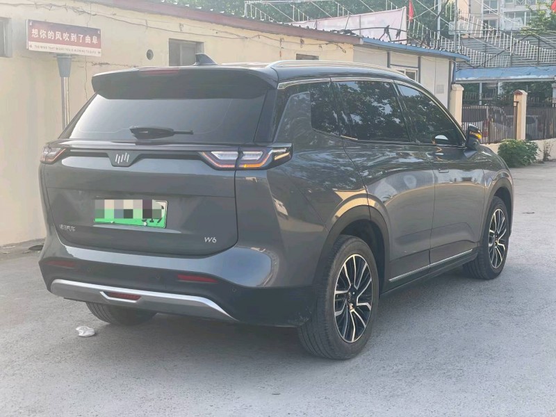 济宁22年威马汽车W68