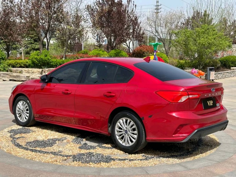 青岛20年福特福克斯4