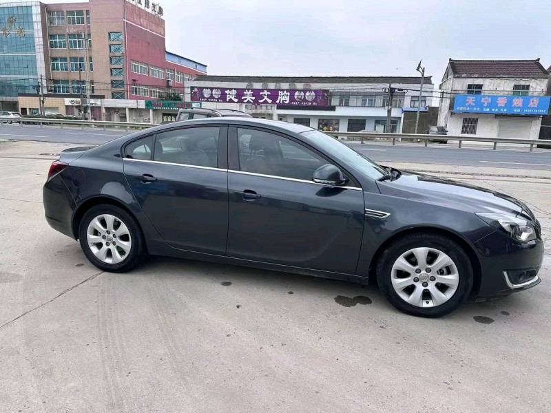 徐州16年别克君威7