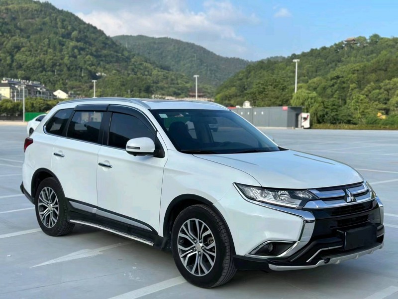 嘉兴18年三菱欧蓝德3