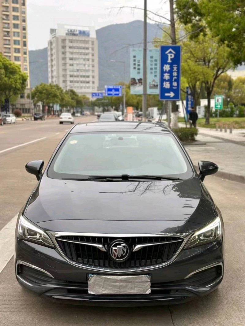 嘉兴18年别克威朗1