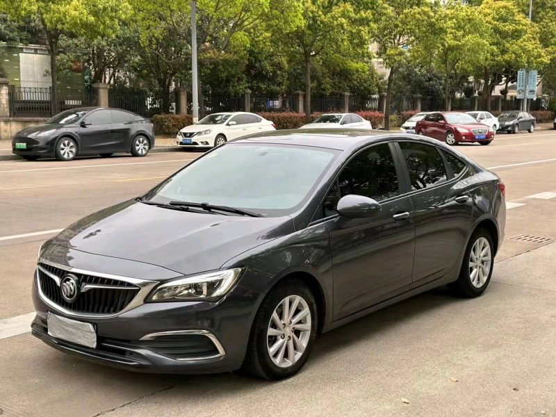 嘉兴18年别克威朗2