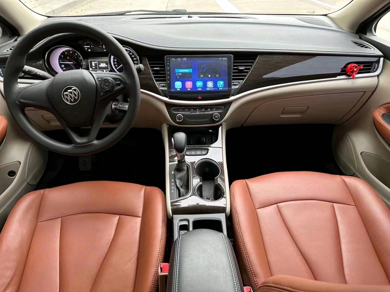 嘉兴18年别克威朗5