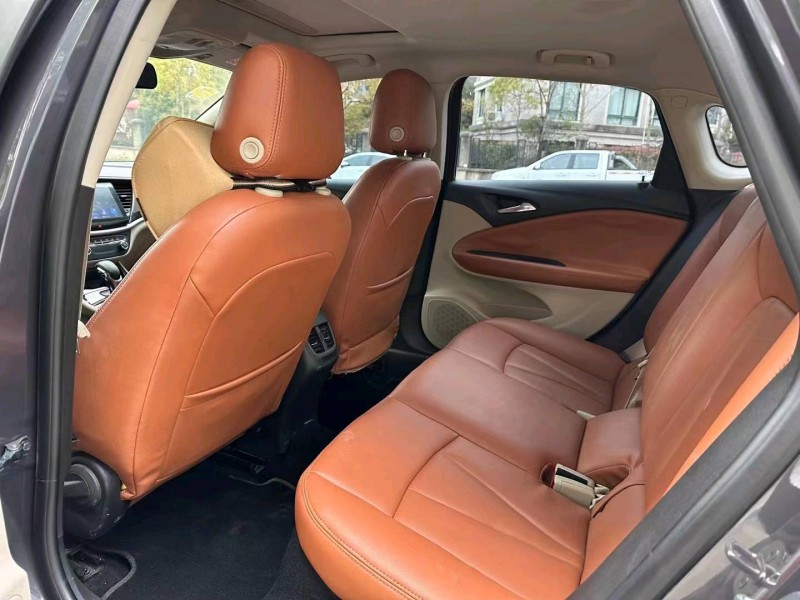 嘉兴18年别克威朗6