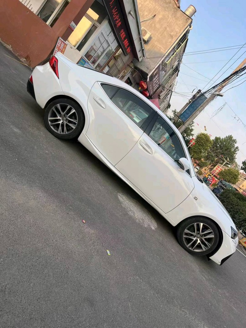 淮南19年雷克萨斯IS3