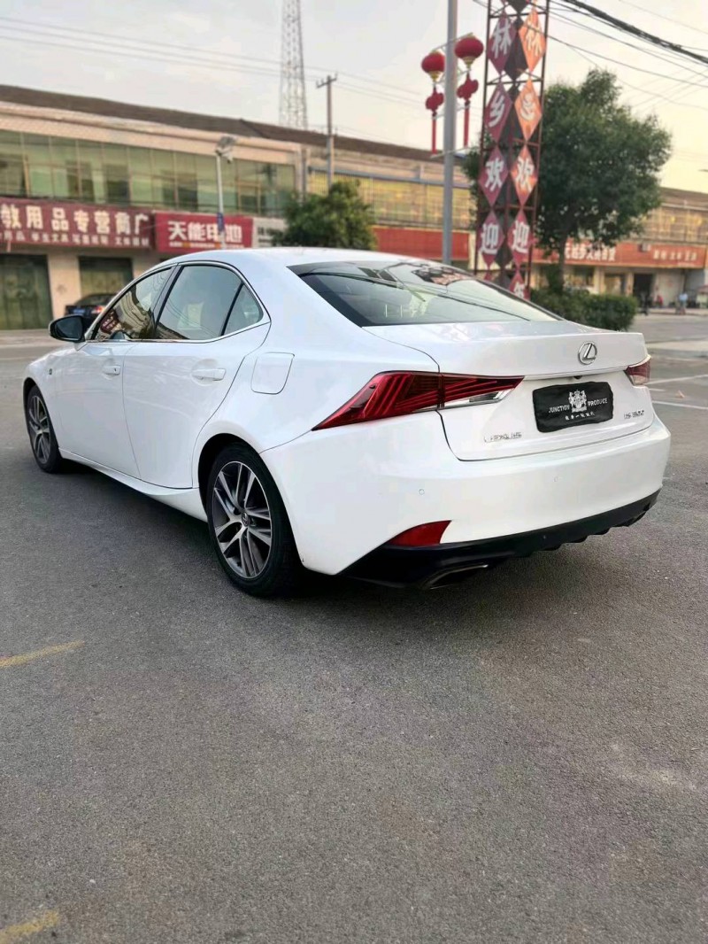 淮南19年雷克萨斯IS4