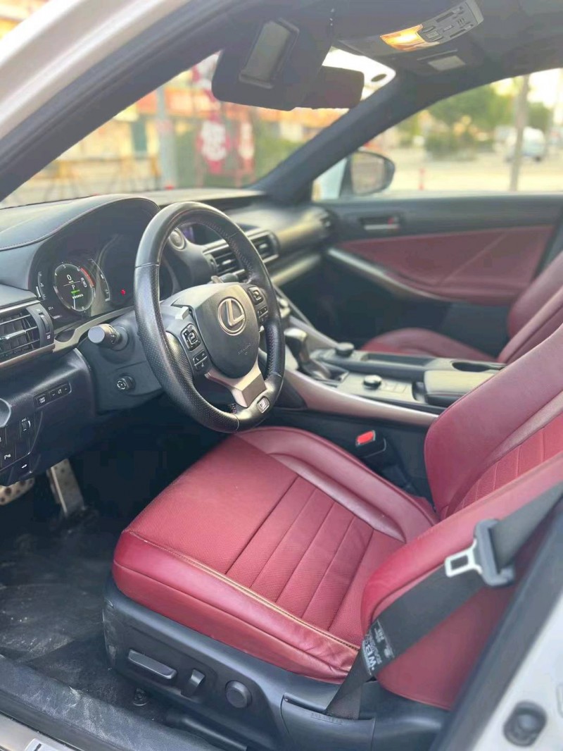 淮南19年雷克萨斯IS8