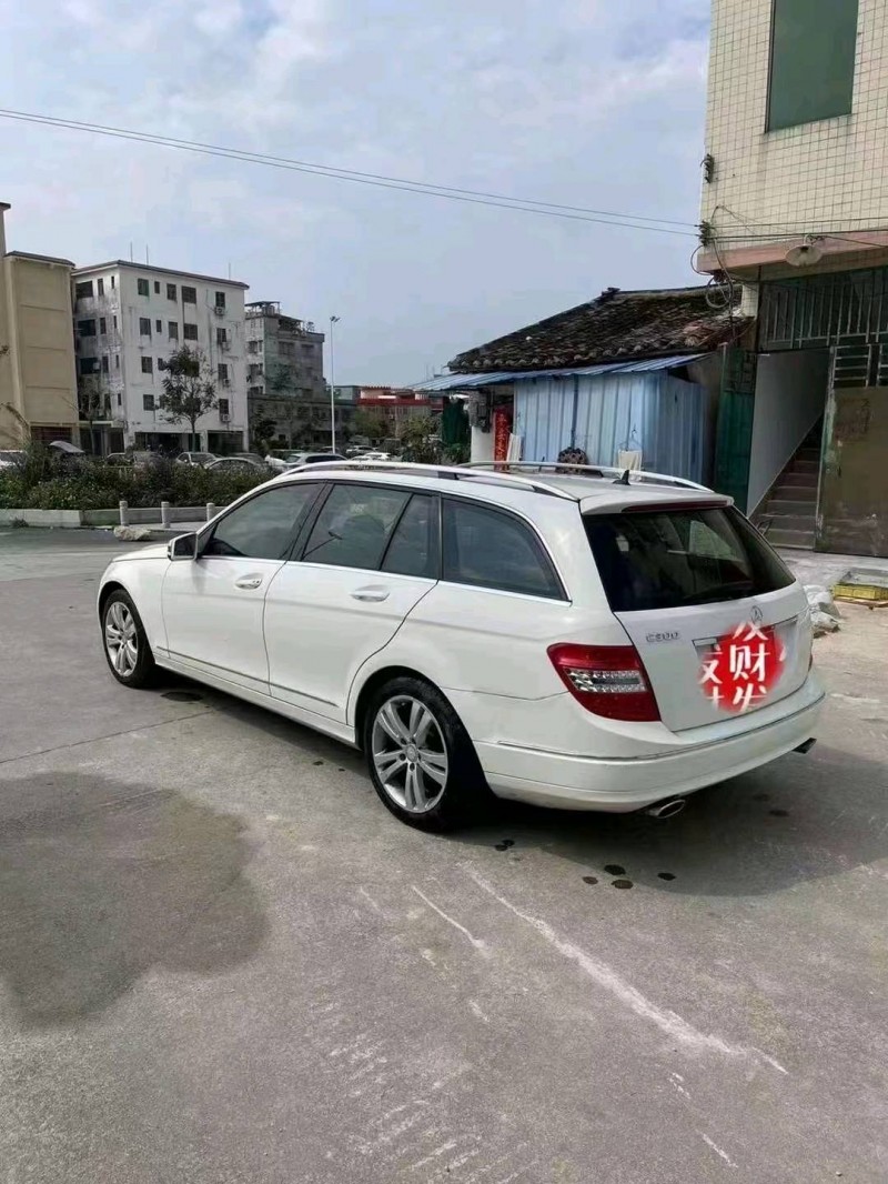 广州11年奔驰C9