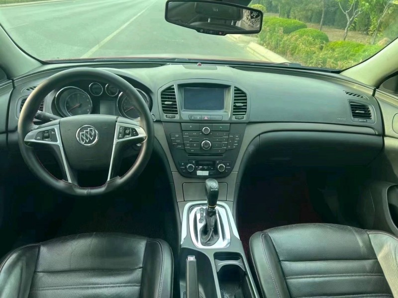 东营11年别克君威4