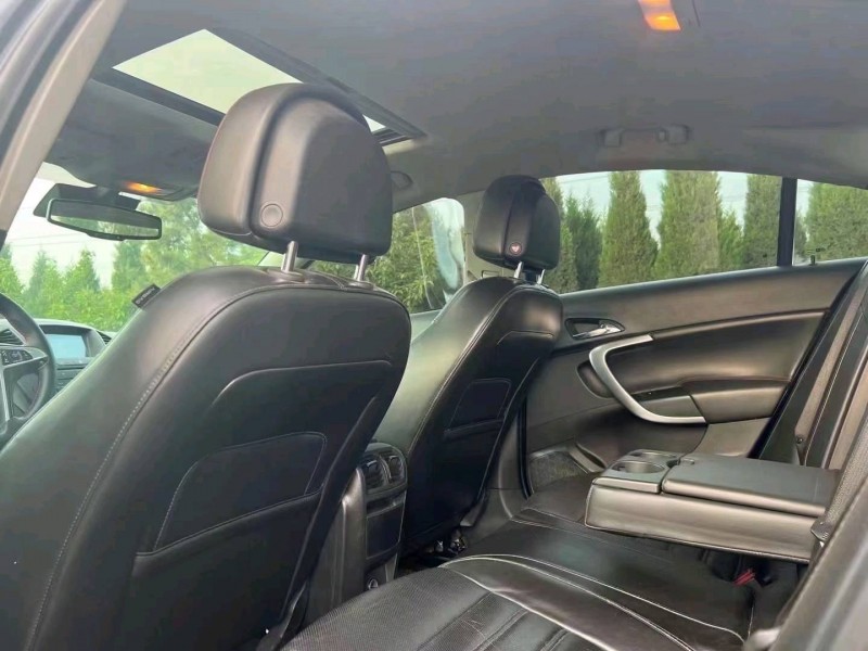 东营11年别克君威7