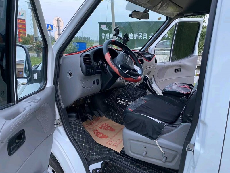 徐州22年福特全顺4