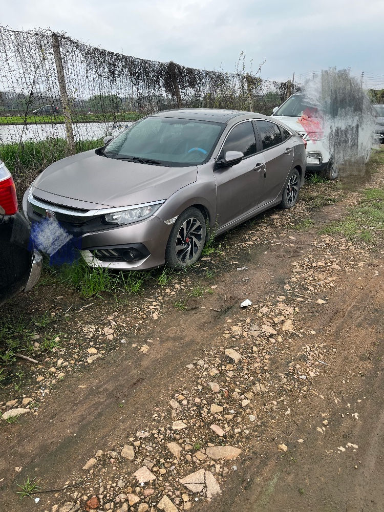 武汉18年本田思域1