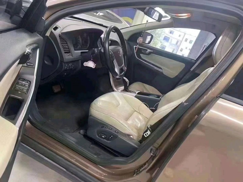 汕頭13年沃爾沃XC605