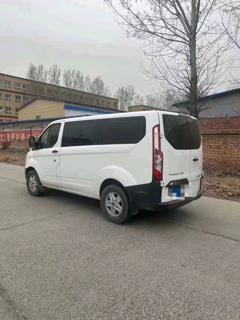 东营17年福特全顺5