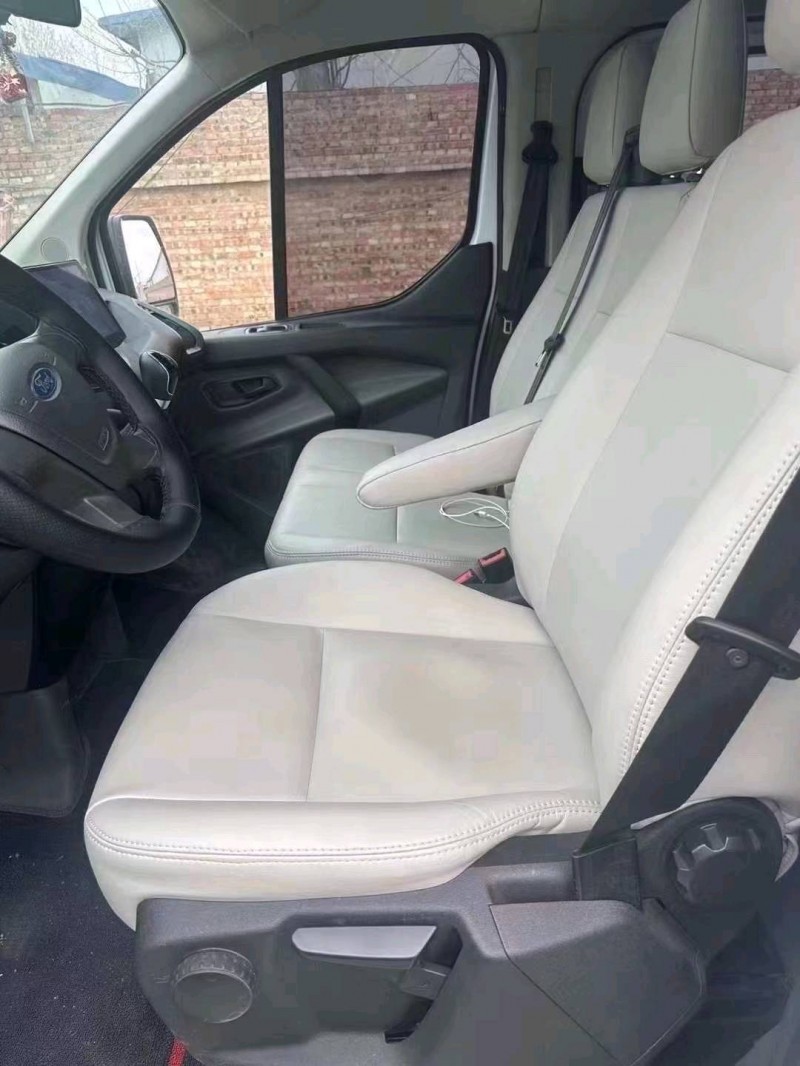 东营17年福特全顺8