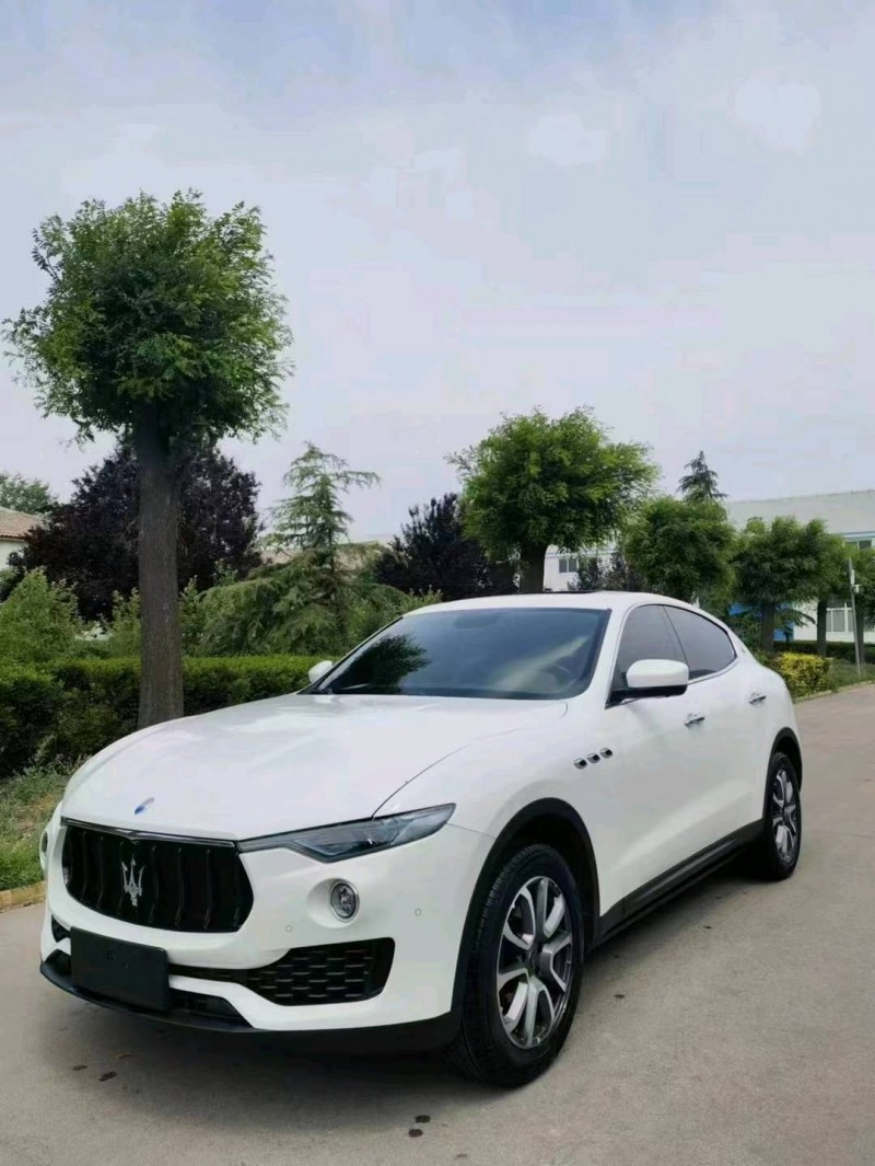 济宁19年玛莎拉蒂Levante2
