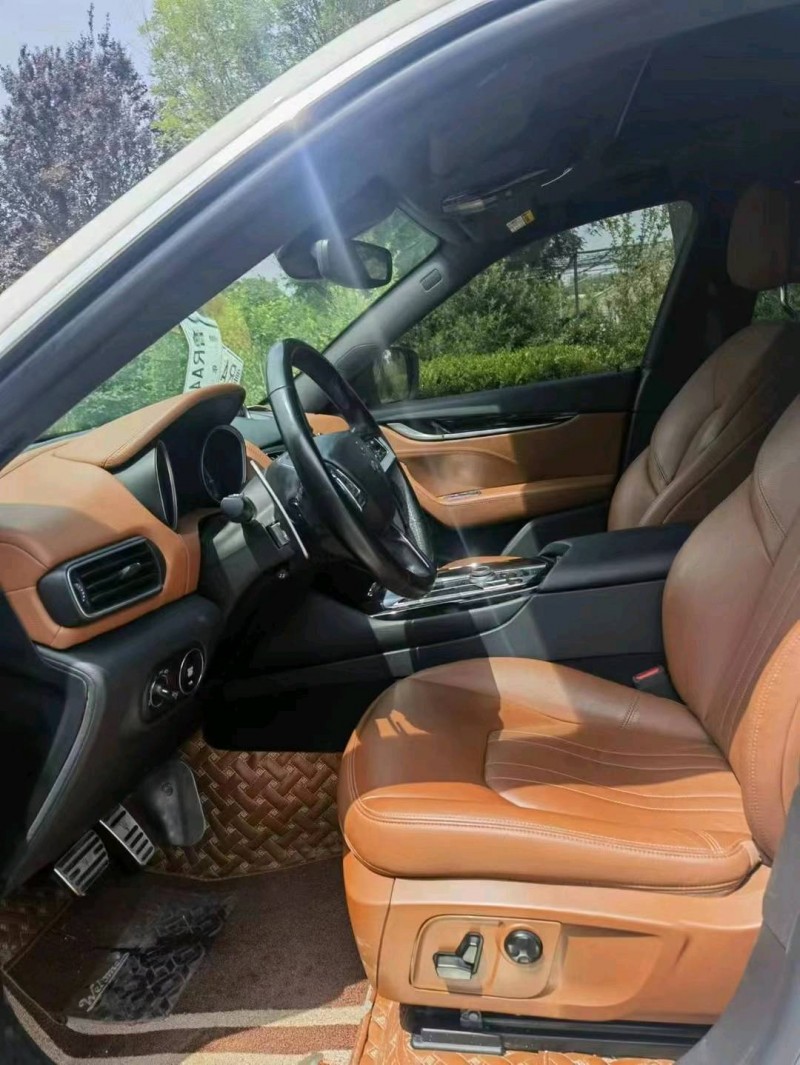济宁19年玛莎拉蒂Levante4