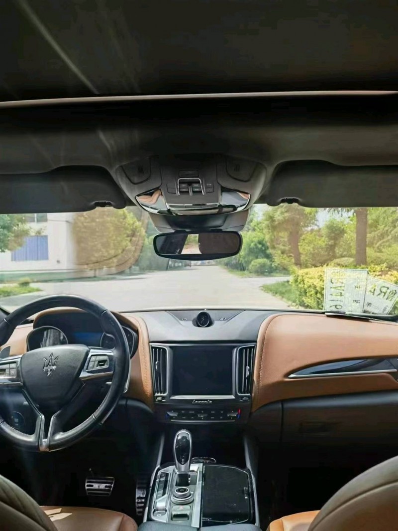 济宁19年玛莎拉蒂Levante6