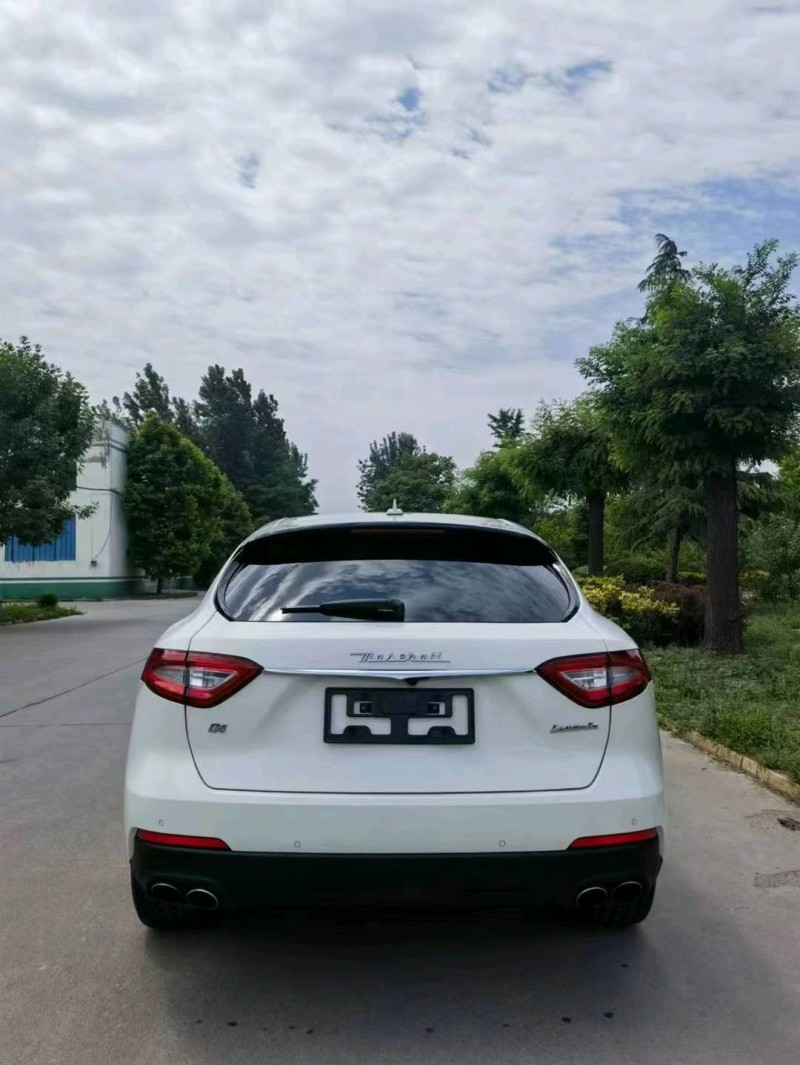 济宁19年玛莎拉蒂Levante9