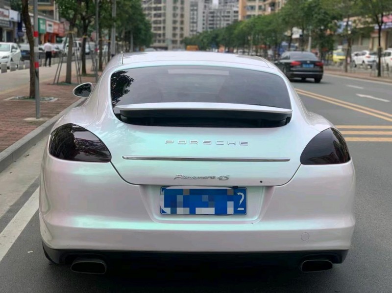 广州10年保时捷帕拉梅拉8