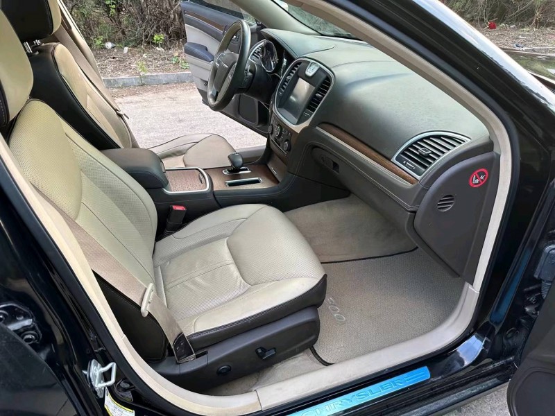 徐州14年克莱斯勒300C6