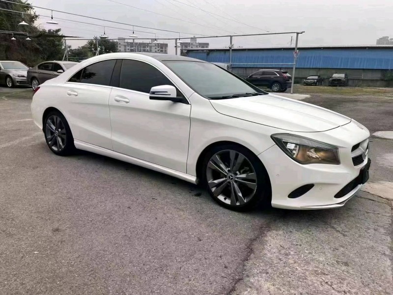 宜昌18年奔驰CLA2