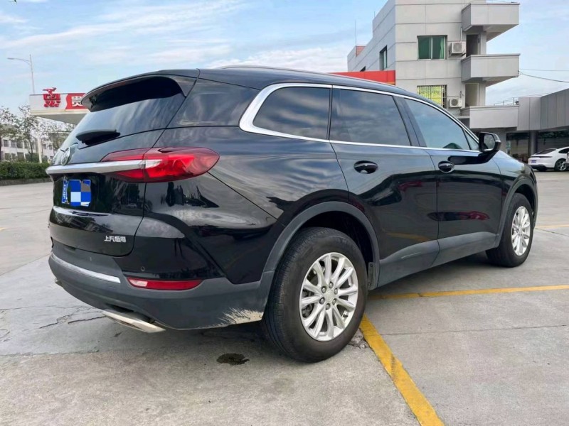 珠海22年别克昂科旗7