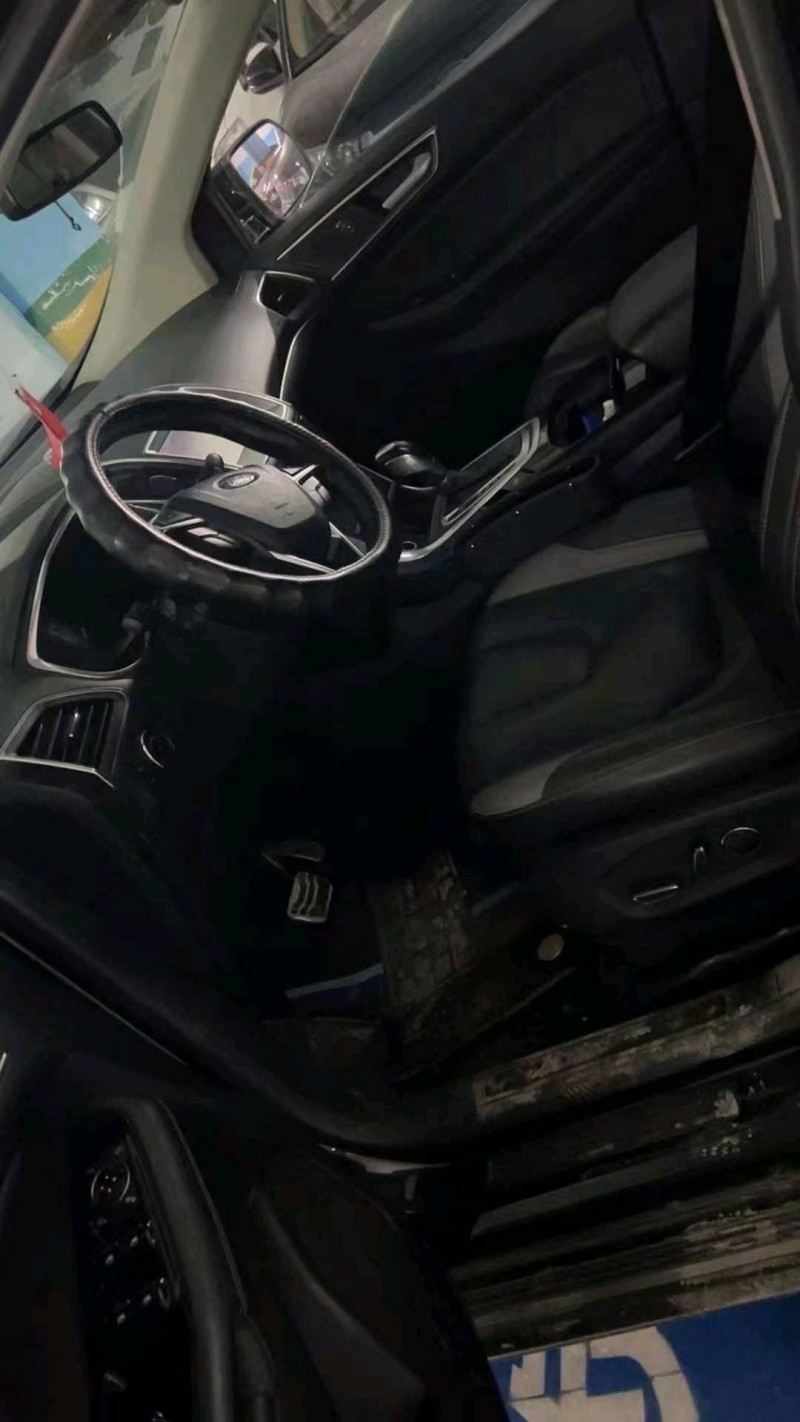 重庆15年福特锐界3