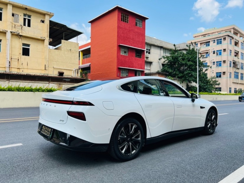 深圳22年小鵬汽車p74