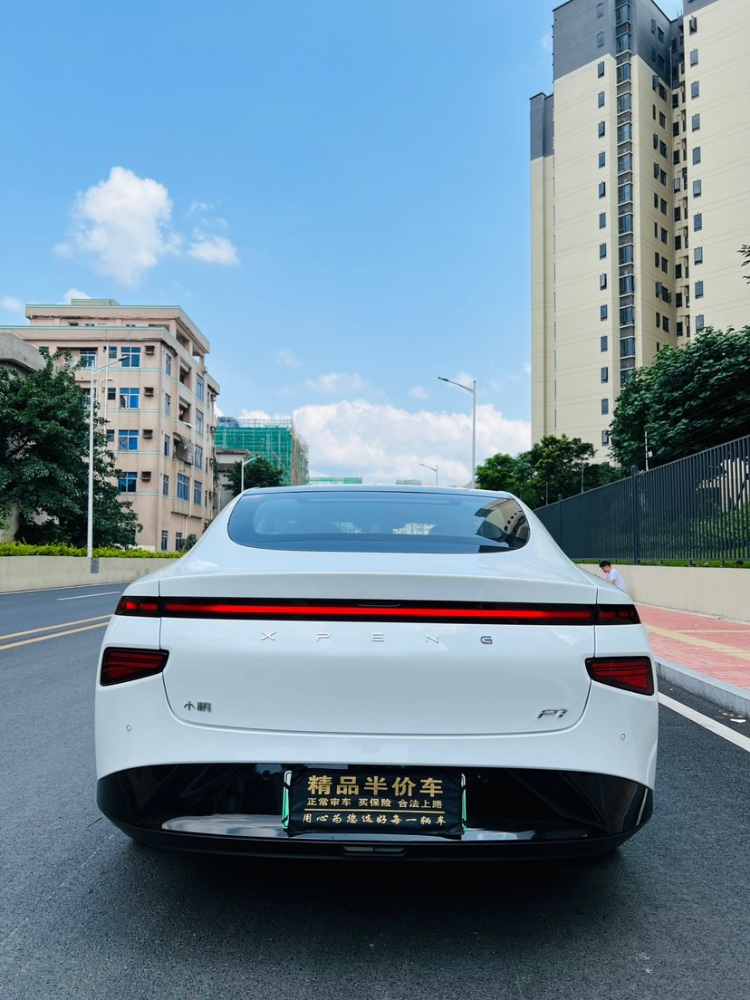深圳22年小鵬汽車p76