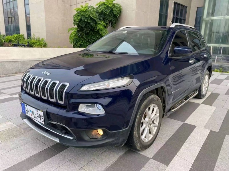 深圳16年Jeep自由光2