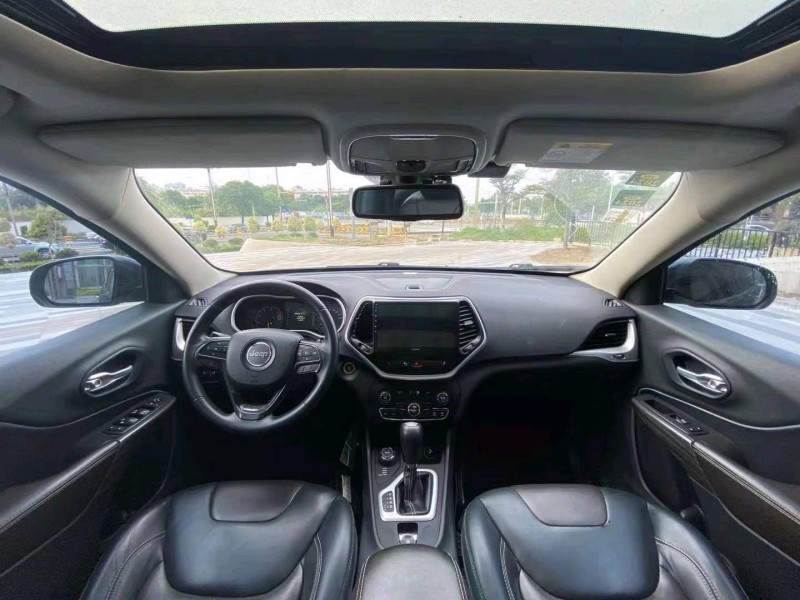 深圳16年Jeep自由光8