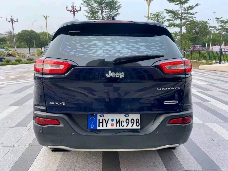 深圳16年Jeep自由光7