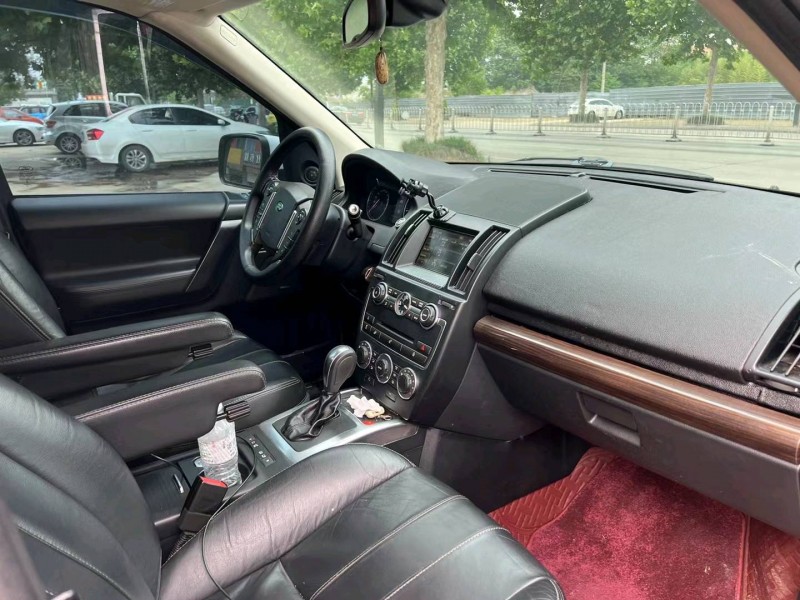 济宁13年路虎神行者4