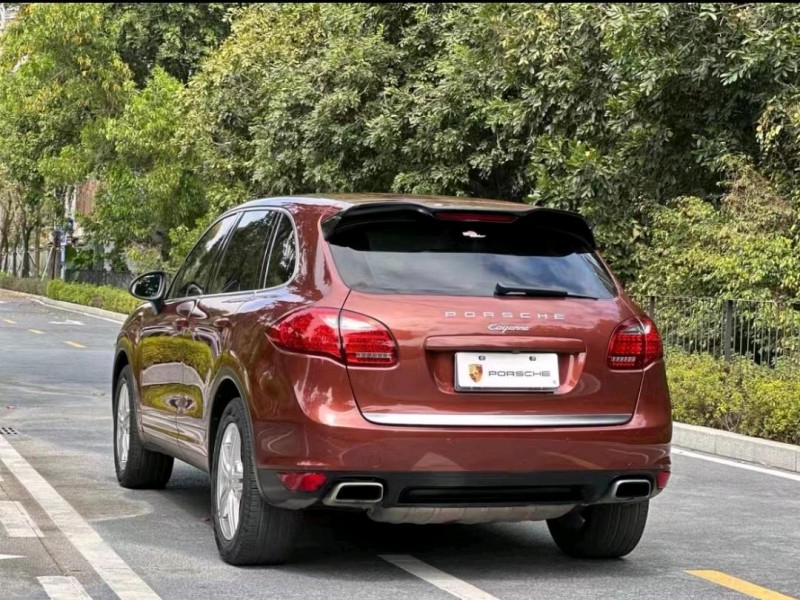 济南11年保时捷卡宴5