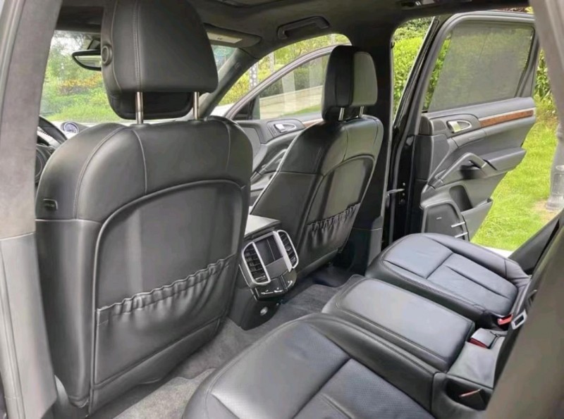 济南11年保时捷卡宴8