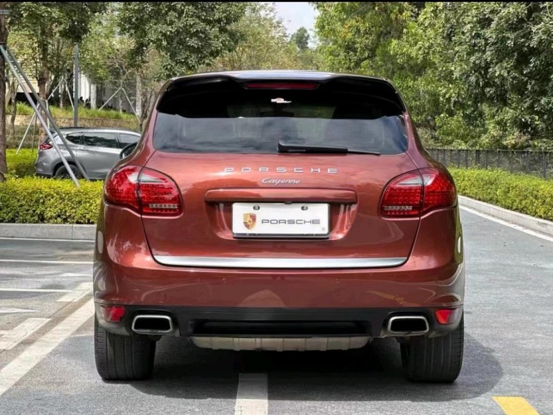 济南11年保时捷卡宴9