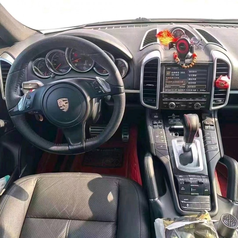 济南13年保时捷卡宴6