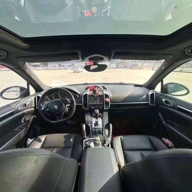 济南13年保时捷卡宴7